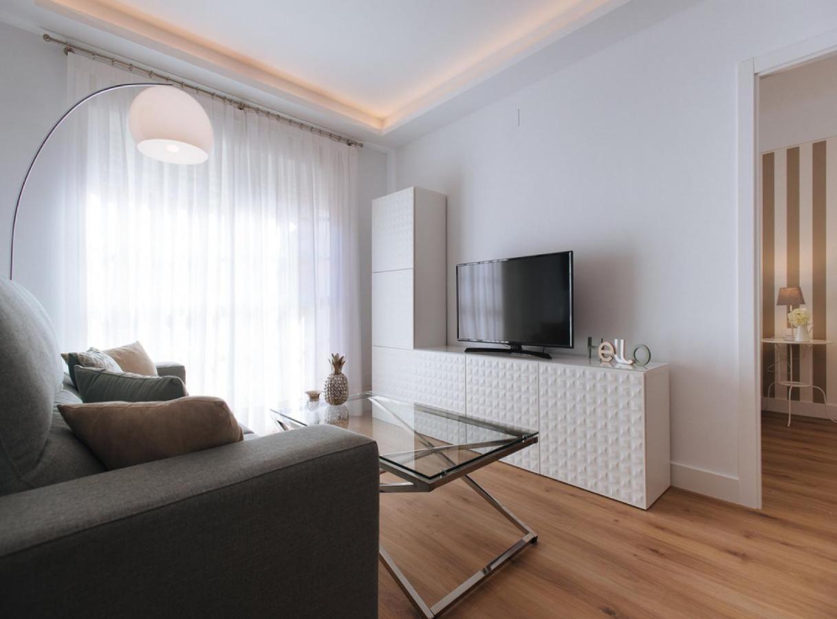 Azahares Suite Apartment セビリア エクステリア 写真